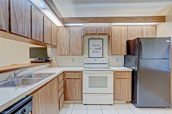 Building Photo - 2 br, 2 bath Condo - 3520 Whitehall Drive 201