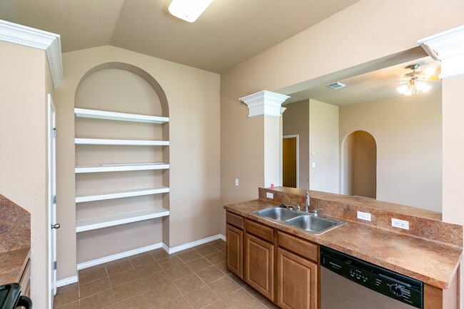 Building Photo - 3809 Los Arroyos Dr