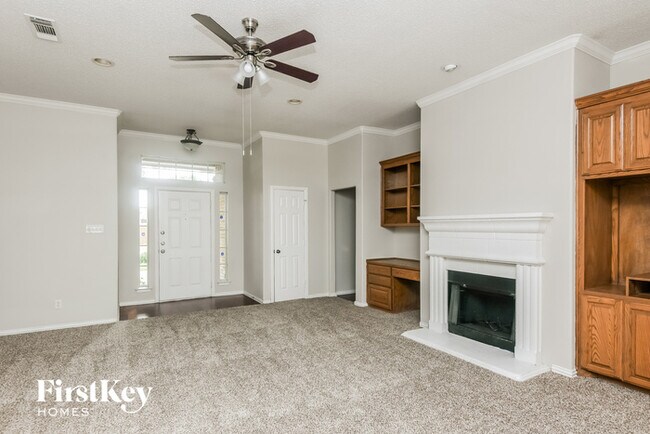 Building Photo - 805 Mesa Vista Dr