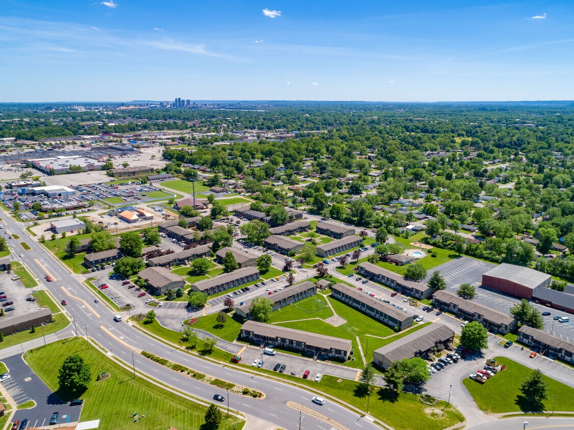Courtyard Apartments 1815 Greentree Blvd Clarksville, IN Apartments