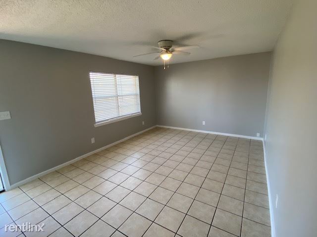 Building Photo - 2 br, 1 bath Duplex - 1617 W Nolana Ave