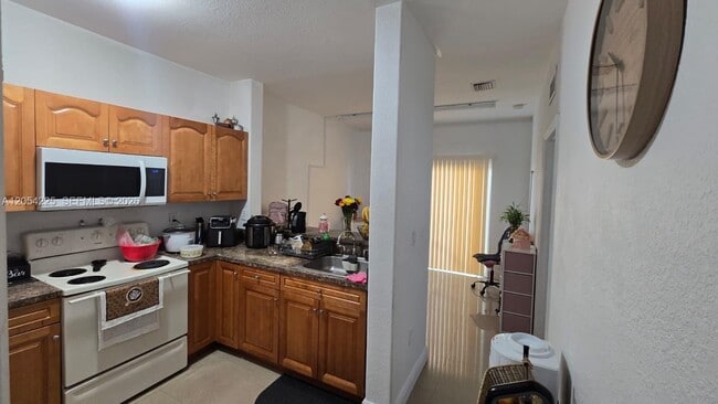 Foto del edificio - 2900 SE 17th Ave