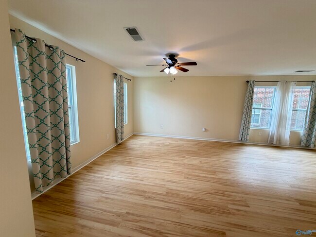 Foto del edificio - 222 Ivyleaf Dr
