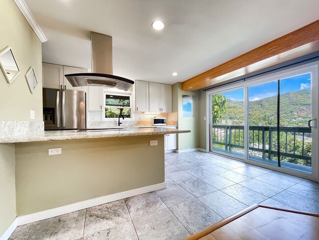 Foto del edificio - Pet Friendly 2-Bedroom Palolo Duplex