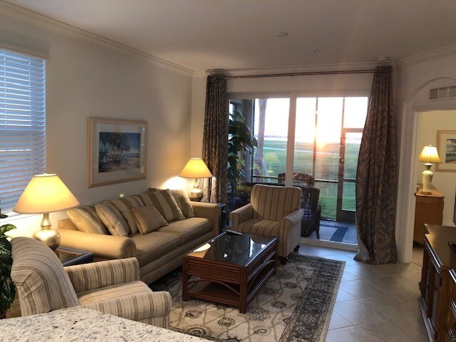 Living Room - 43050 Greenway Blvd