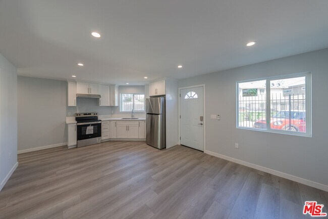 Building Photo - 5835 Cartwright Ave