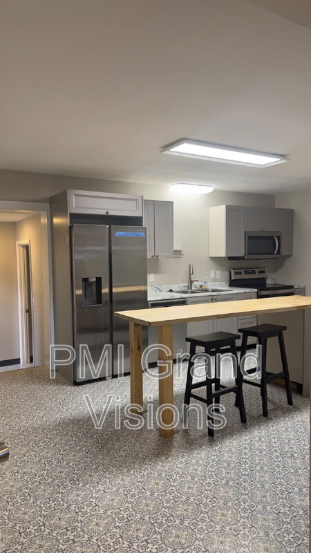 Foto del edificio - 1528 Division St