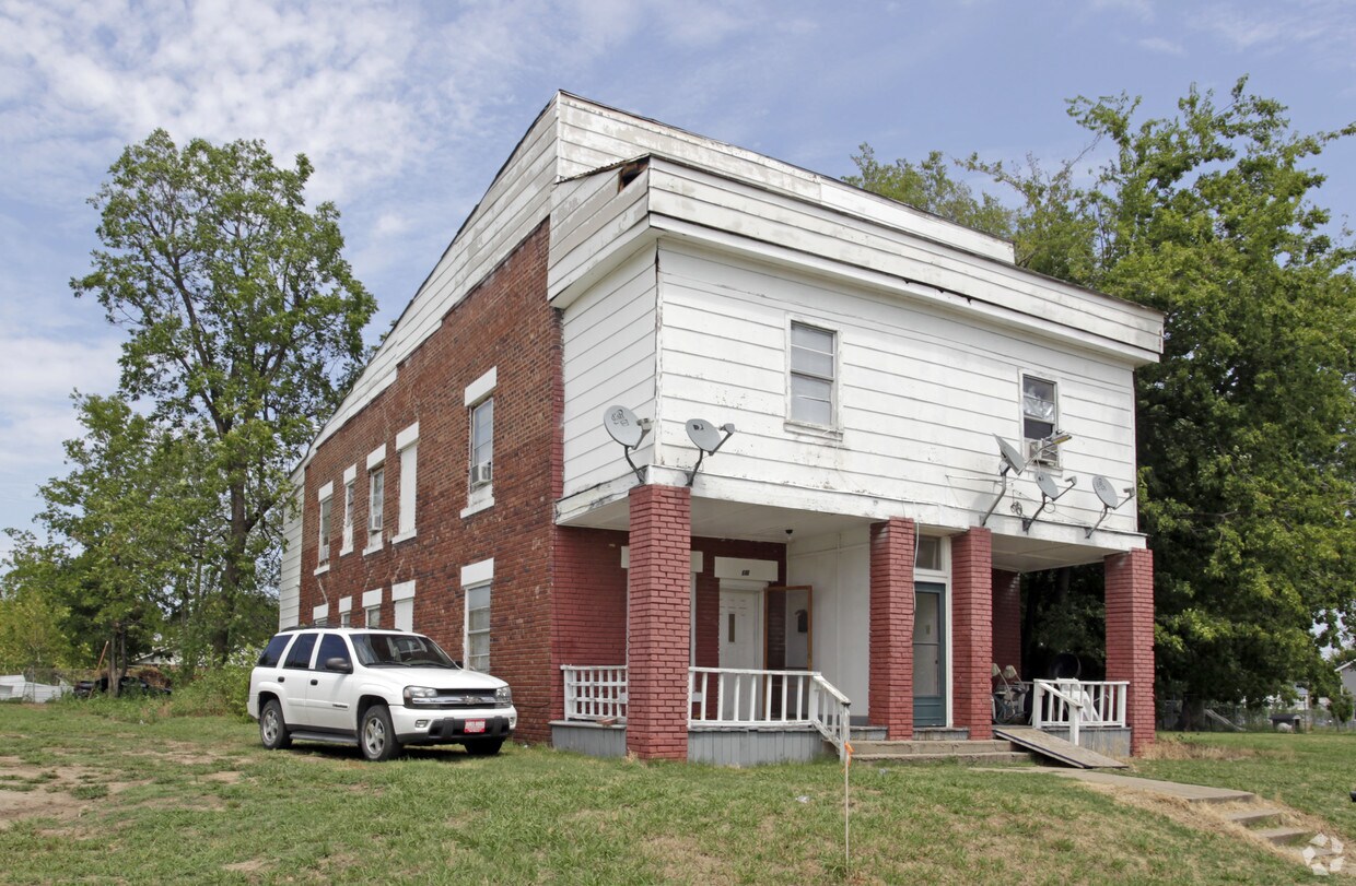 Foto principal - 610-612 E Broadway St