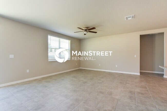Foto del edificio - 4 Bedroom Pet-Friendly Home in Auburndale, FL with Main Street Renewal