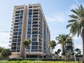 Building Photo - 2049 S Ocean Dr