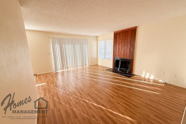 Foto del edificio - Homes Management - 1 Bedroom Condo in Vermont Villas Community