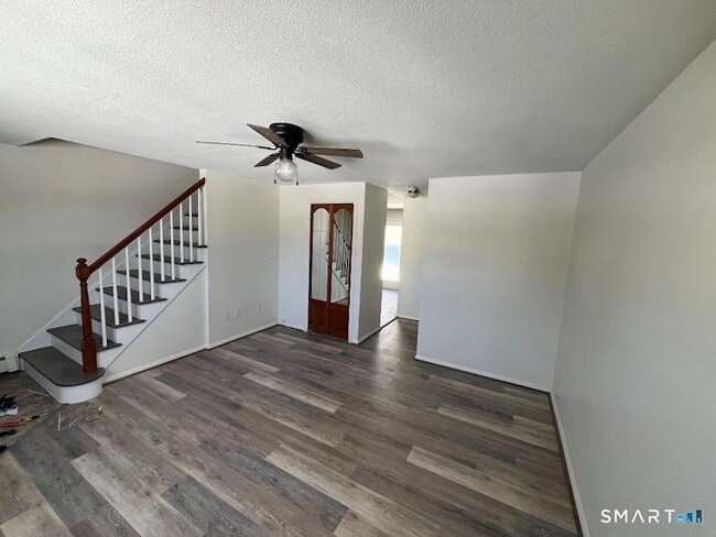 Photo - 633 Center St Townhome