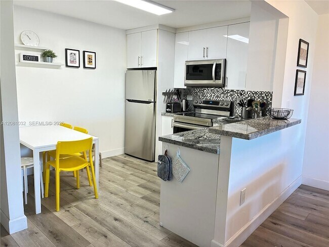 Foto del edificio - 2780 NE 183rd St