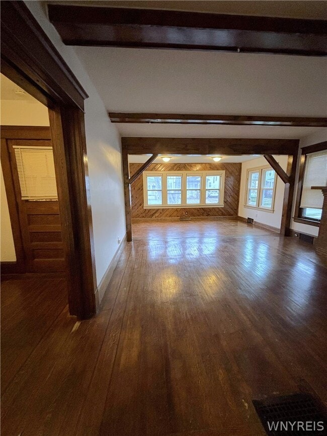 Building Photo - 164 Altruria St