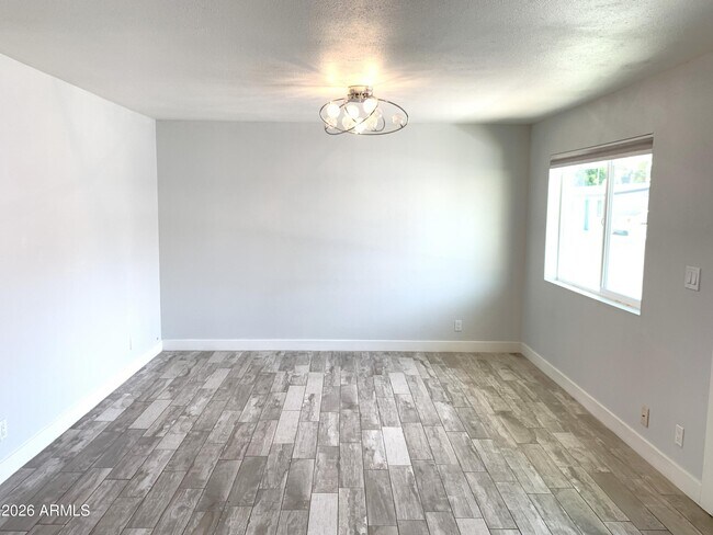 Foto del edificio - 3141 N 37th St