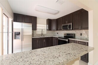 Building Photo - 3832 SW 89th Ct