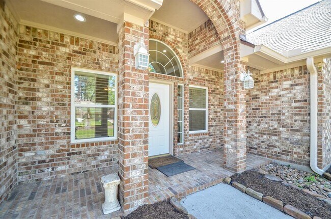 Foto del edificio - 759 Forest Ln Dr