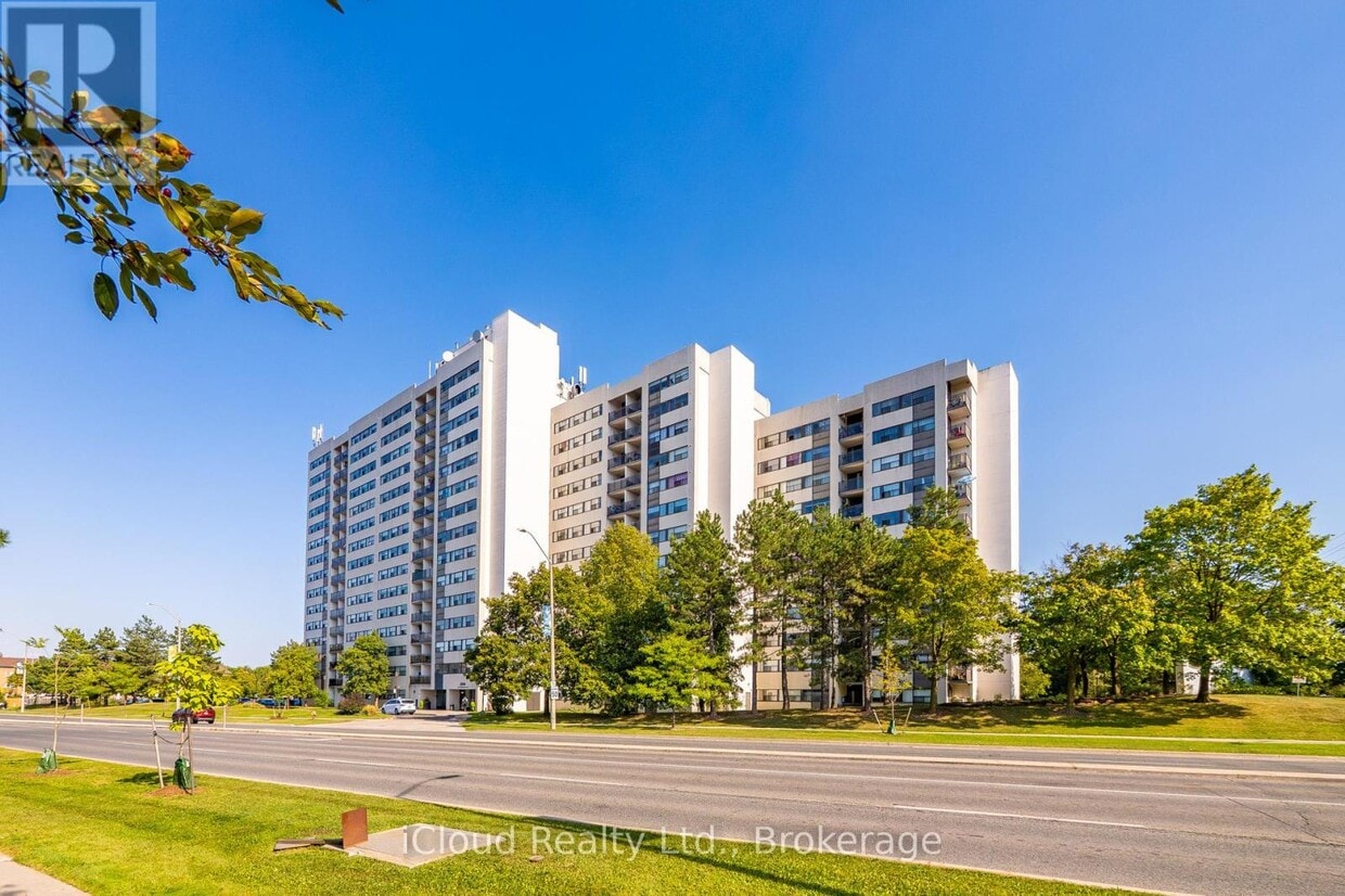 Primary Photo - 2900-2900 Battleford Rd