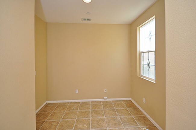 Foto del edificio - Stunning 3 Bedroom Condo in San Marcos wit...
