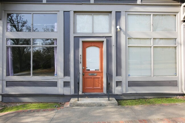 Building Photo - 4510 Lee Ave