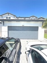 Building Photo - 4941 Oakmont Dr