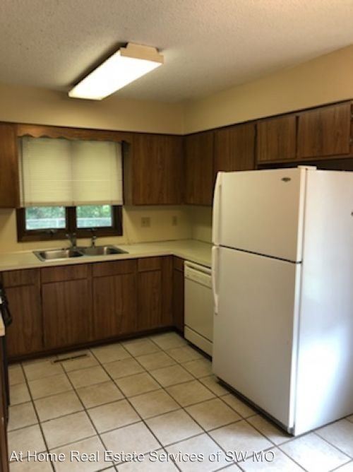 Building Photo - 3 br, 2 bath House - 2040 S Broadway