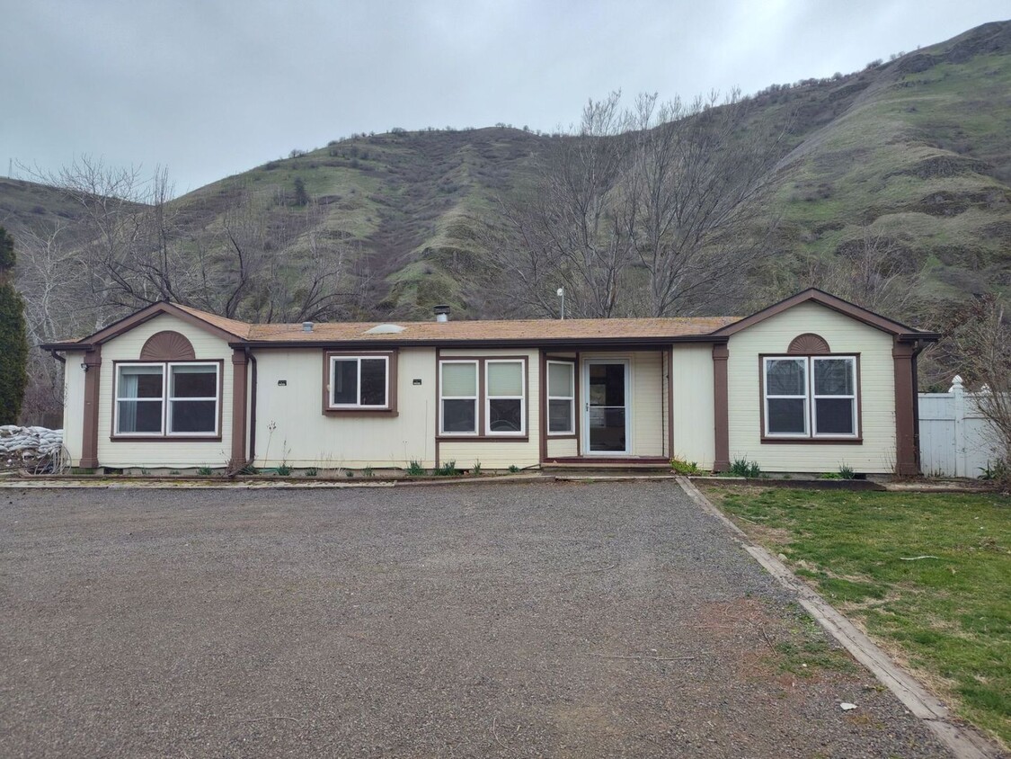 Live on the Clearwater River! 3 bedroom 2... - Live on the Clearwater River!  3 bedroom 2...
