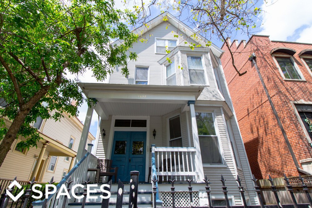 Primary Photo - 1833 W Addison St