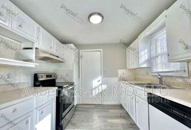Building Photo - 6417 Harris Ave