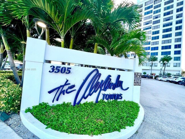 Building Photo - 3505 S Ocean Dr
