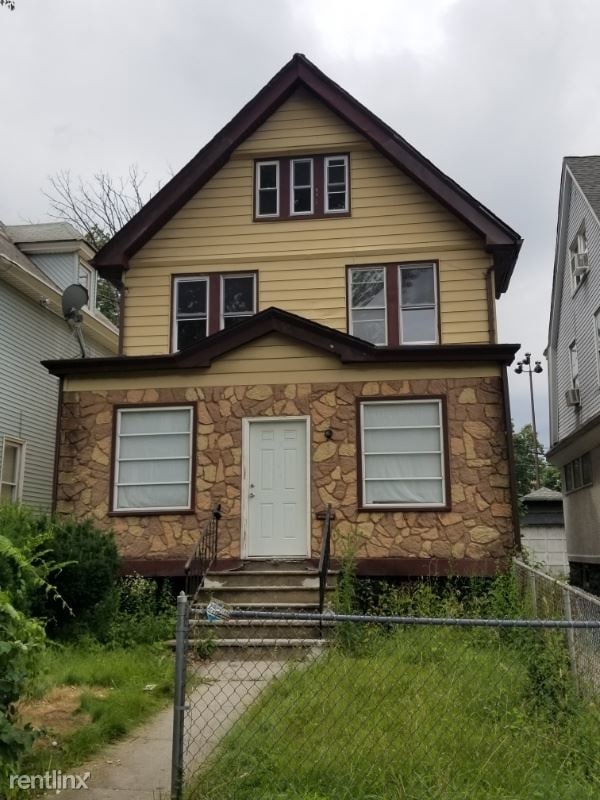 Primary Photo - 6 br, 2 bath House - 17 N 22nd St