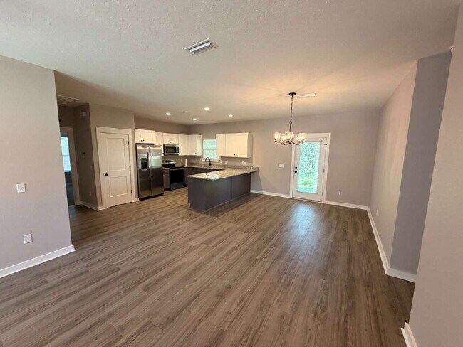 Foto del edificio - 23 Blair Ln