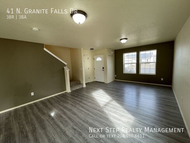 Foto del edificio - 3 Bed 2.5 Bath in Nampa