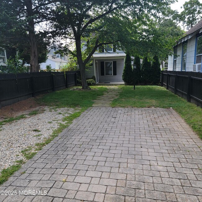 Foto del edificio - 745 20th Ave