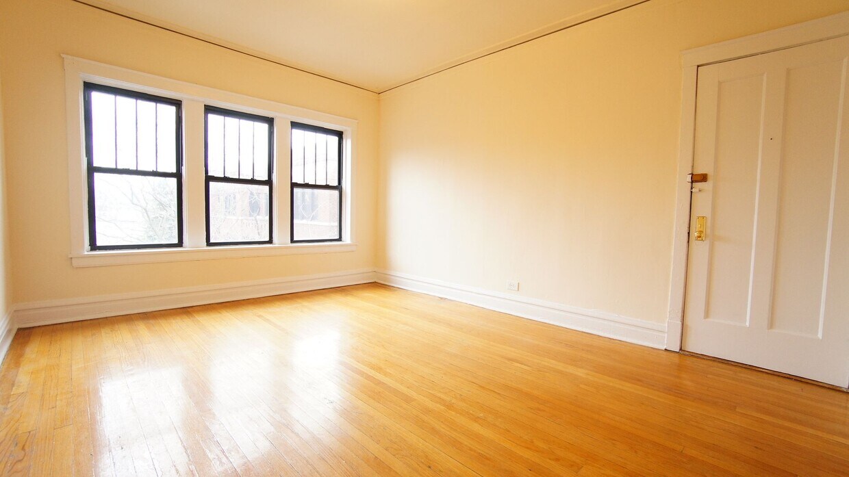 Foto principal - 2530 N Kedzie Blvd