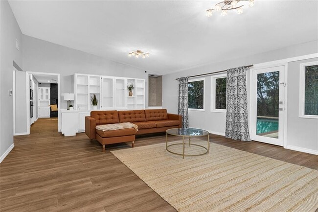 Building Photo - 302 Timpanagos Dr