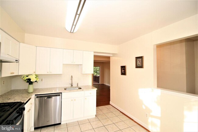 Building Photo - 1 Cinzano Ct