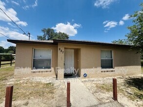 Building Photo - 957 School House Rd