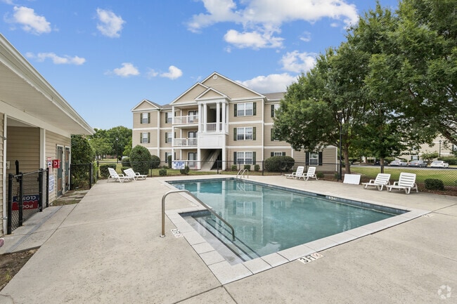 Building Photo - Somersett Acres