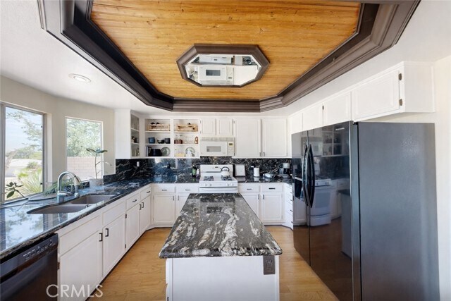 Foto del edificio - 5637 Redwood Ave