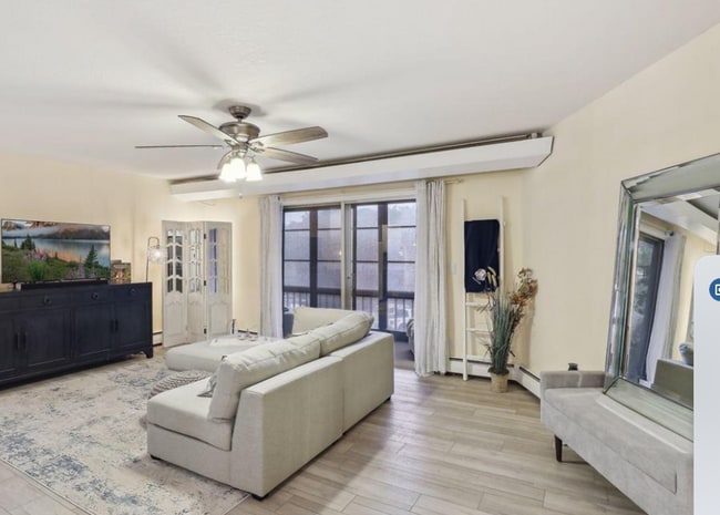 Building Photo - 5400 Three Points Blvd