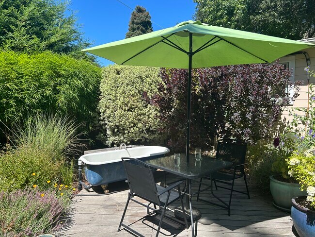 Foto del edificio - 8360 Medved Ln