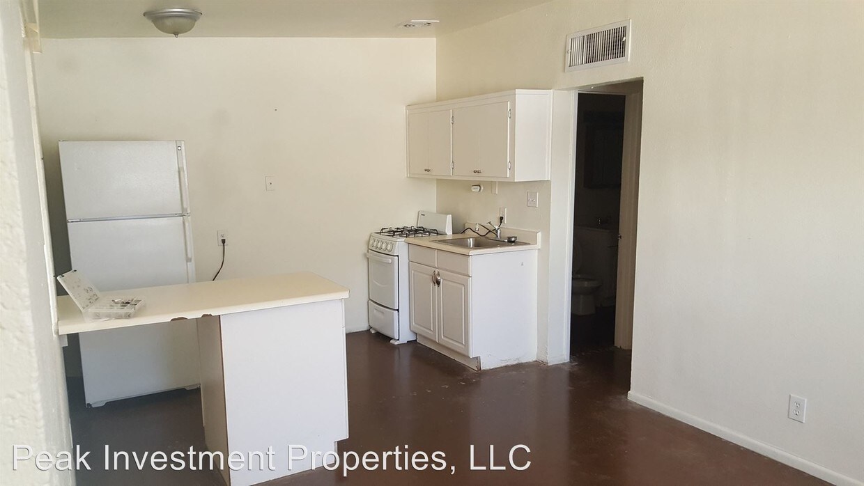 Foto principal - 905-907 S Mariana St