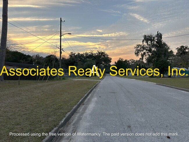 Foto del edificio - 3 bed 1 bath in the SE,