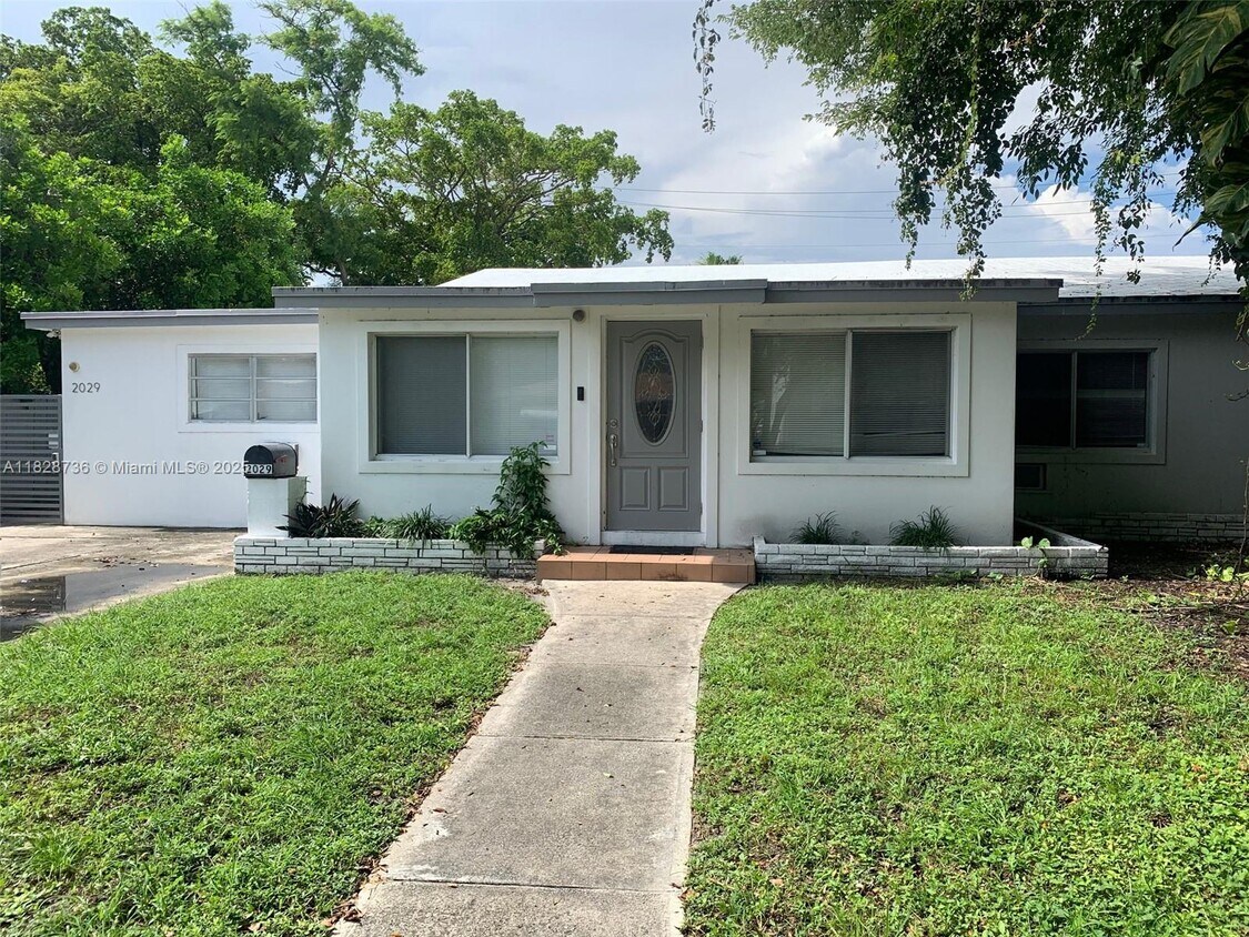 Foto principal - 2029 Pierce St