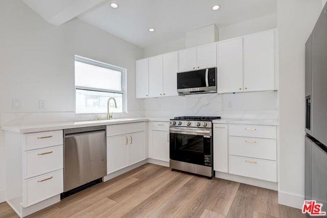 Foto del edificio - 843 N Formosa Ave