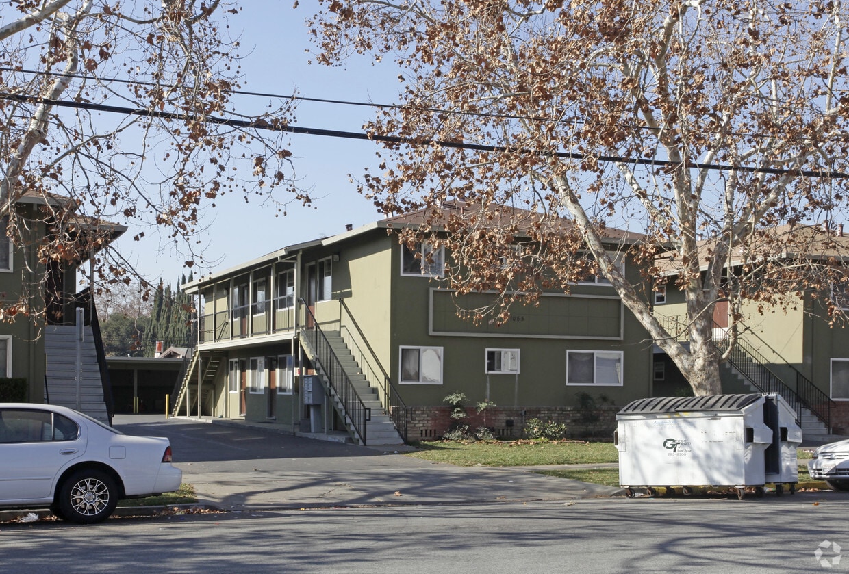 Primary Photo - 1085 N 5th St