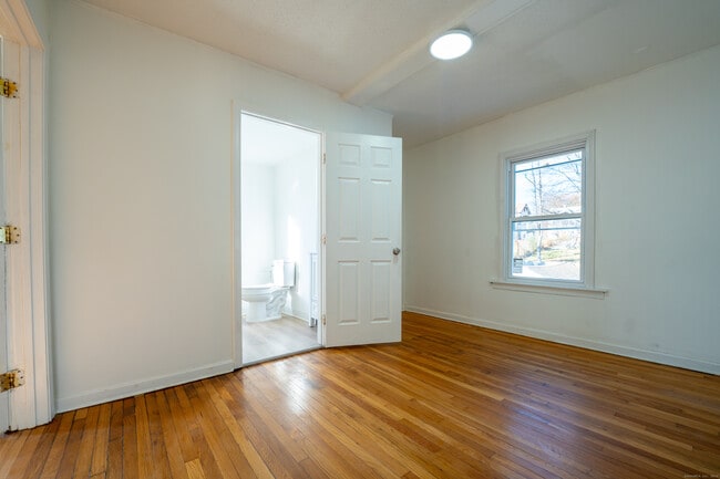 Foto del edificio - 107 Columbia St