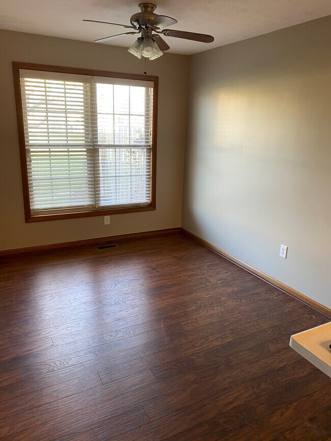 Breakfast nook - 457 S Wolf Creek Pike