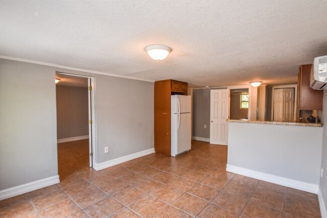 Foto del edificio - 812 W Livingston St